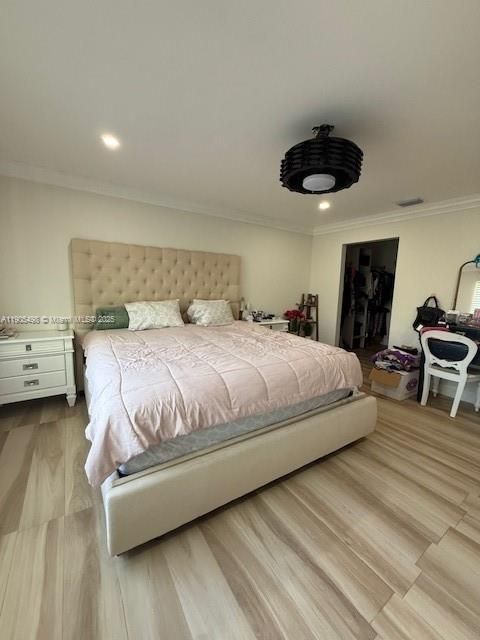 For Sale: $850,000 (5 beds, 2 baths, 2364 Square Feet)