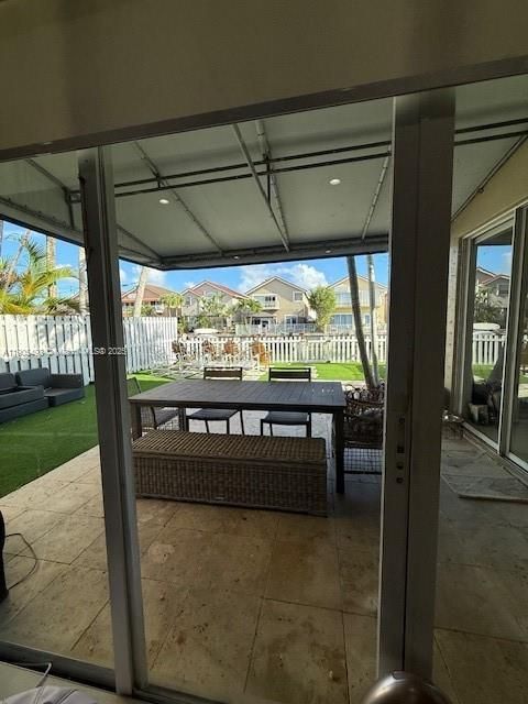 For Sale: $850,000 (5 beds, 2 baths, 2364 Square Feet)