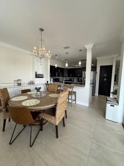 For Sale: $850,000 (5 beds, 2 baths, 2364 Square Feet)