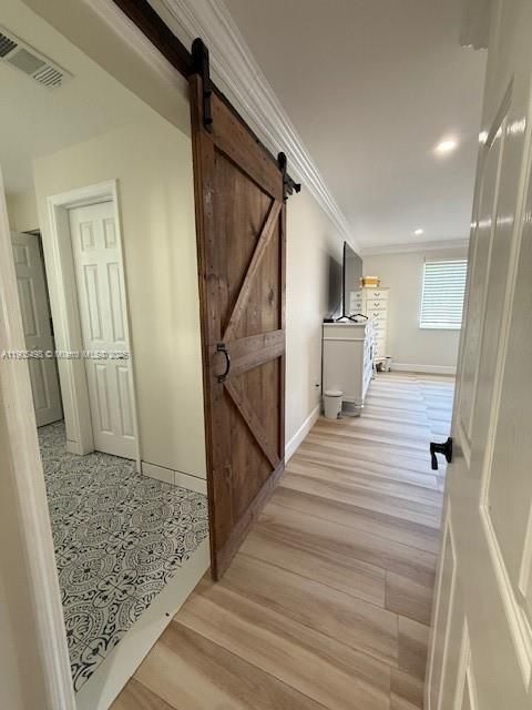 For Sale: $850,000 (5 beds, 2 baths, 2364 Square Feet)