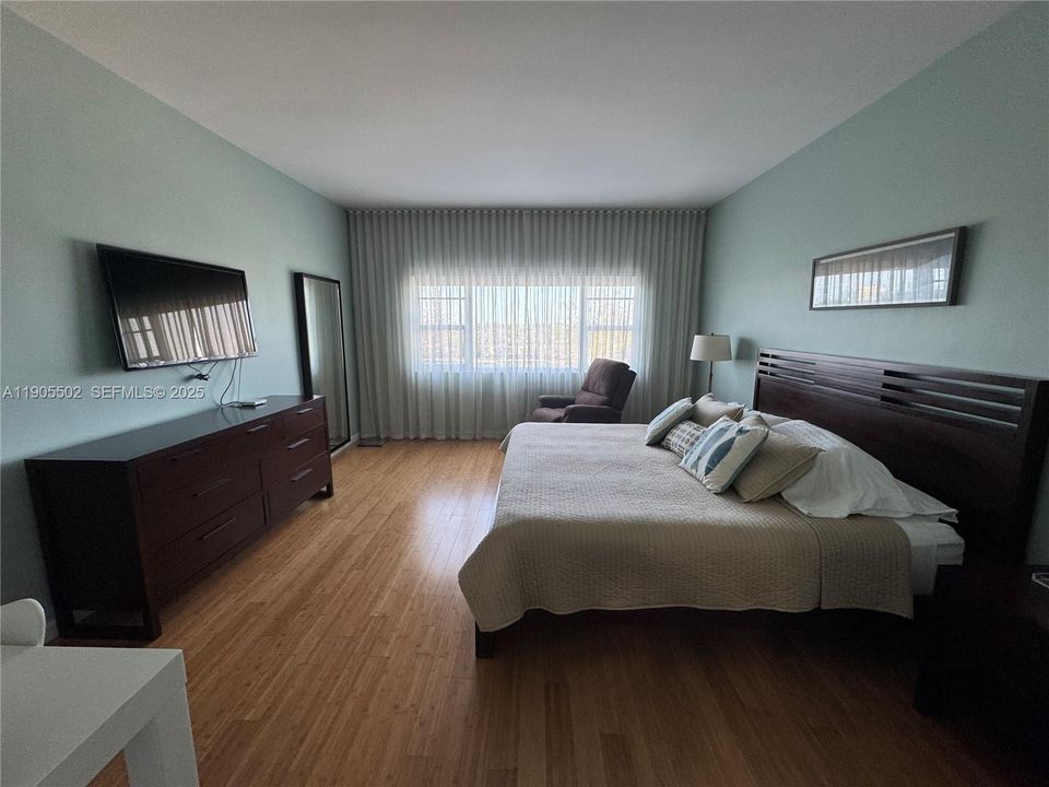 For Rent: $3,300 (1 beds, 2 baths, 1283 Square Feet)