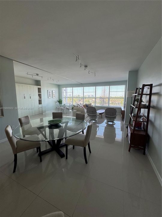 For Rent: $3,300 (1 beds, 2 baths, 1283 Square Feet)