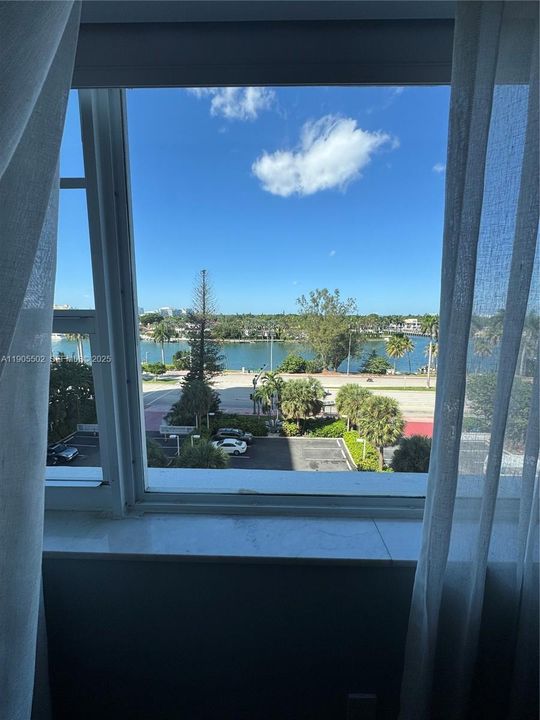 For Rent: $3,300 (1 beds, 2 baths, 1283 Square Feet)