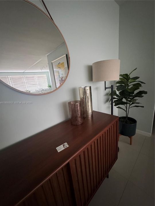 For Rent: $3,300 (1 beds, 2 baths, 1283 Square Feet)