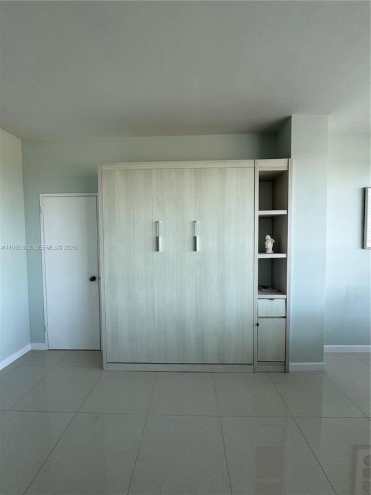 For Rent: $3,300 (1 beds, 2 baths, 1283 Square Feet)