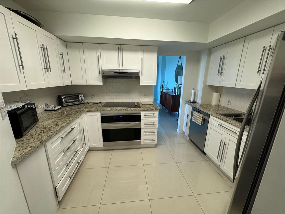For Rent: $3,300 (1 beds, 2 baths, 1283 Square Feet)