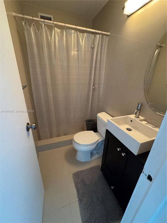 For Rent: $3,300 (1 beds, 2 baths, 1283 Square Feet)