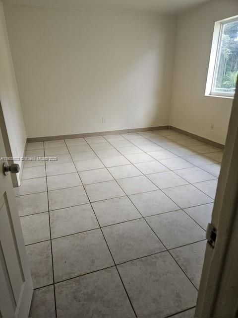 For Rent: $2,000 (2 beds, 1 baths, 800 Square Feet)