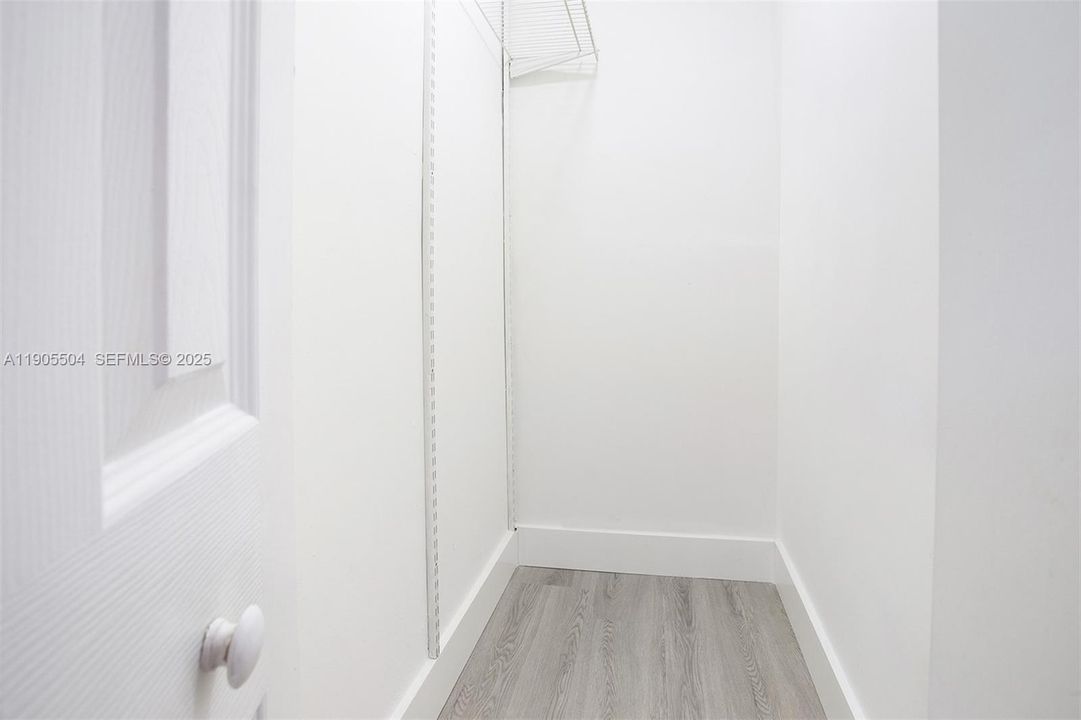 Active With Contract: $2,200 (2 beds, 1 baths, 1128 Square Feet)