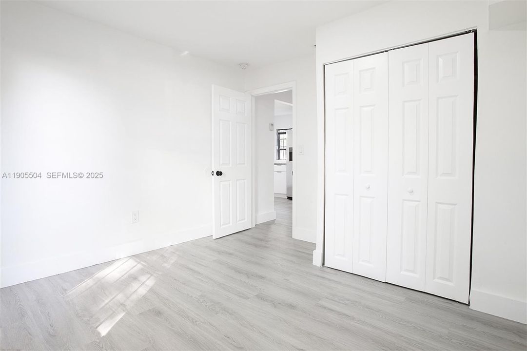 Active With Contract: $2,200 (2 beds, 1 baths, 1128 Square Feet)