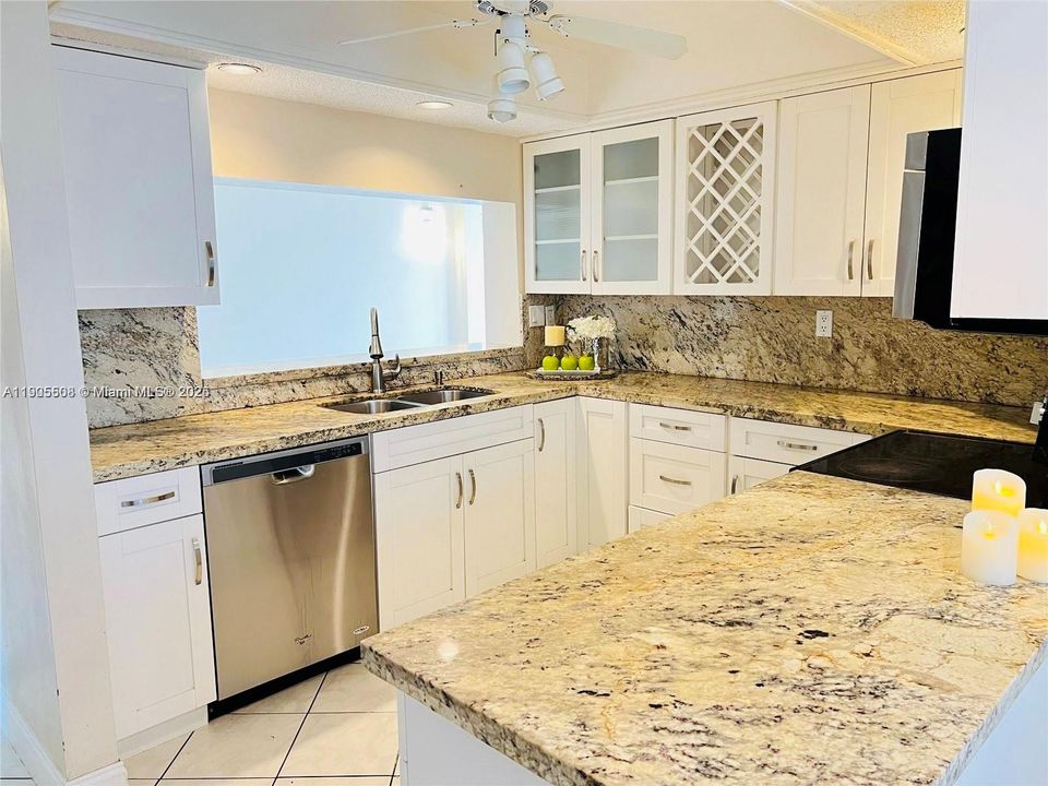 For Sale: $299,000 (3 beds, 2 baths, 1155 Square Feet)