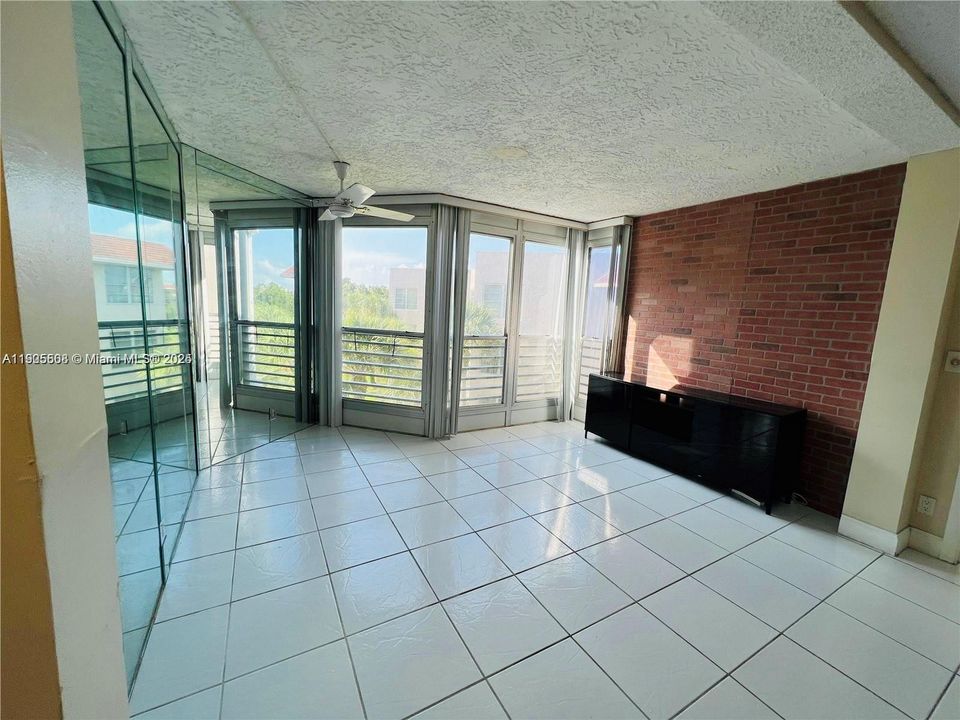 For Sale: $299,000 (3 beds, 2 baths, 1155 Square Feet)