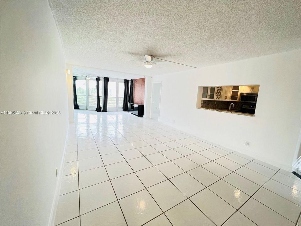 For Sale: $299,000 (3 beds, 2 baths, 1155 Square Feet)