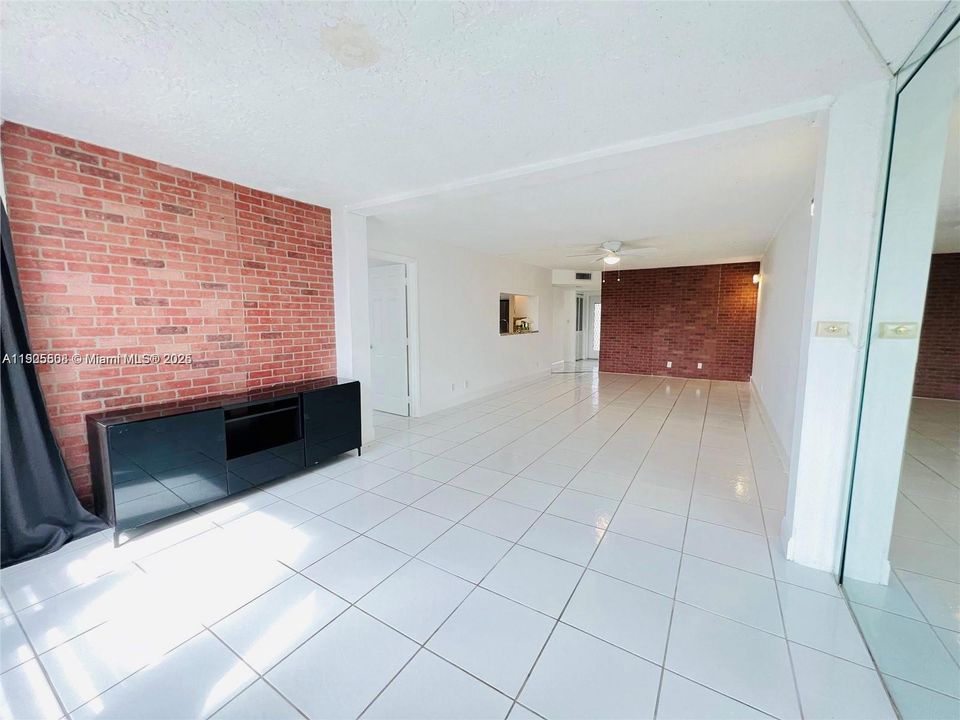 For Sale: $299,000 (3 beds, 2 baths, 1155 Square Feet)