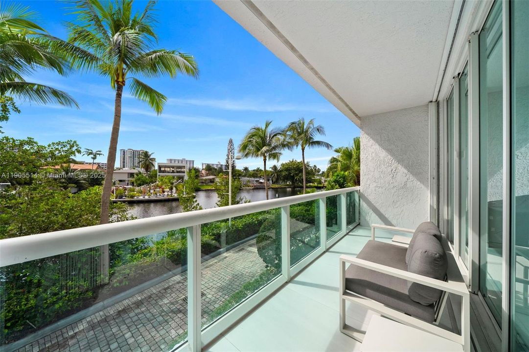 For Sale: $2,499,999 (3 beds, 4 baths, 3206 Square Feet)