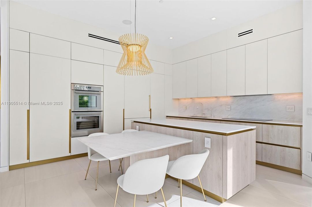 For Sale: $2,499,999 (3 beds, 4 baths, 3206 Square Feet)