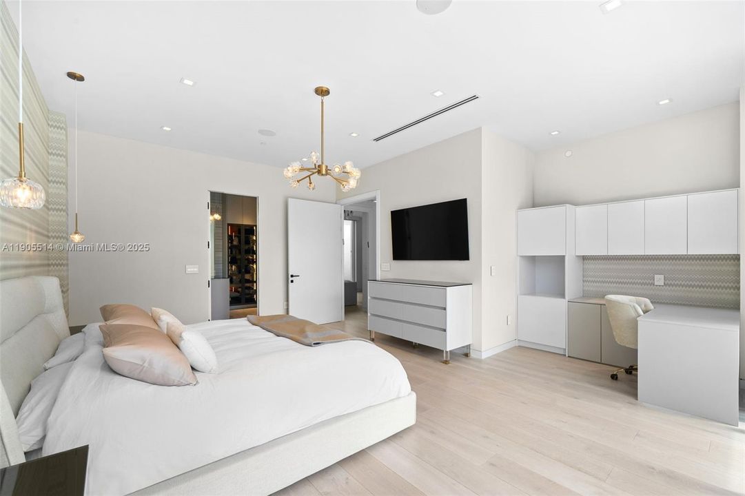 For Sale: $2,499,999 (3 beds, 4 baths, 3206 Square Feet)