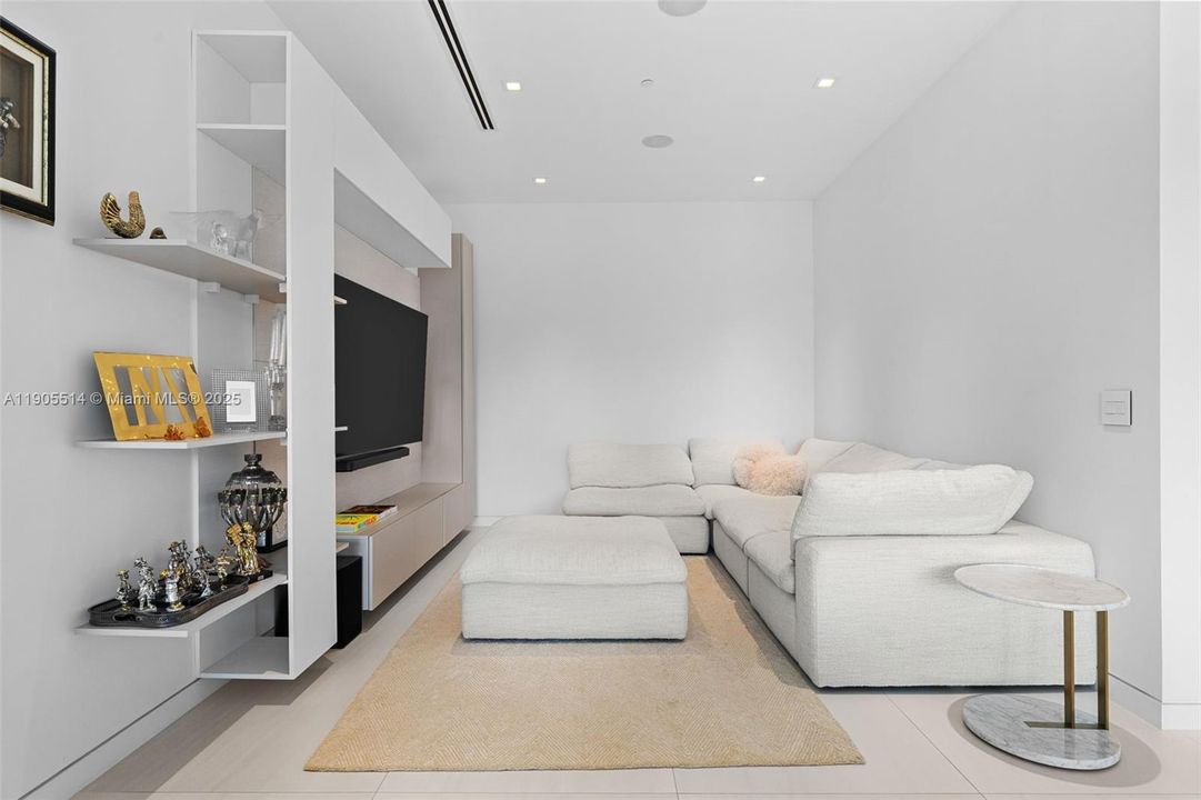 For Sale: $2,499,999 (3 beds, 4 baths, 3206 Square Feet)