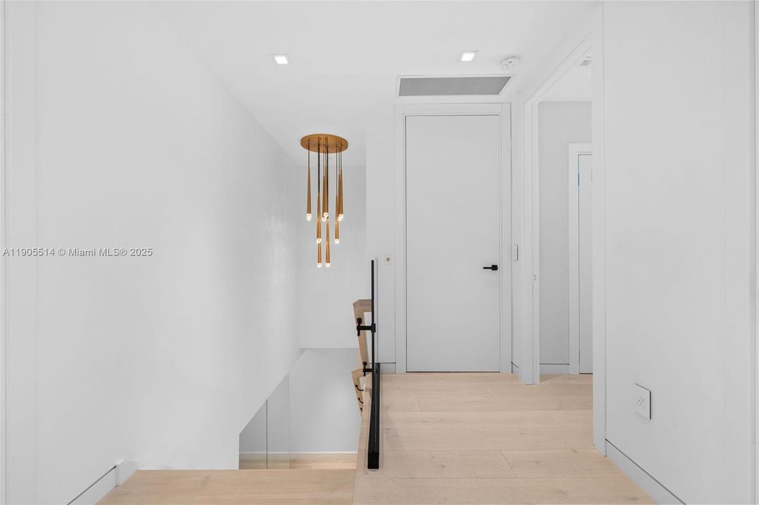 For Sale: $2,499,999 (3 beds, 4 baths, 3206 Square Feet)