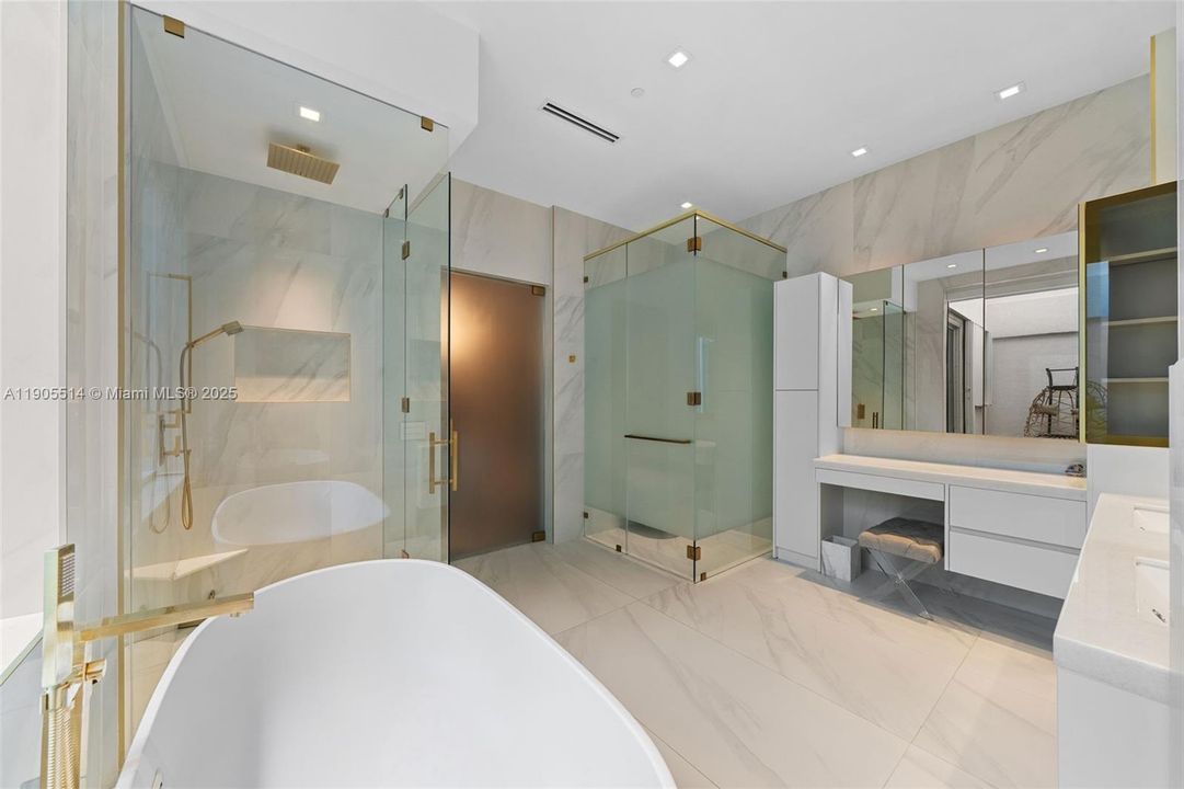 For Sale: $2,499,999 (3 beds, 4 baths, 3206 Square Feet)