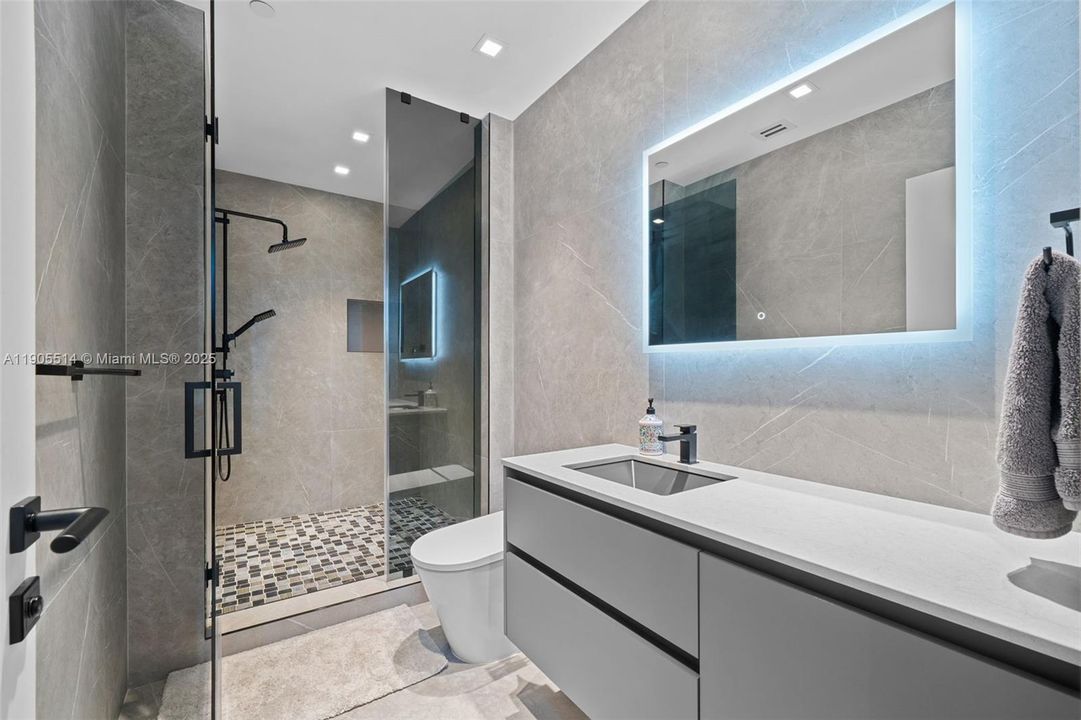 For Sale: $2,499,999 (3 beds, 4 baths, 3206 Square Feet)