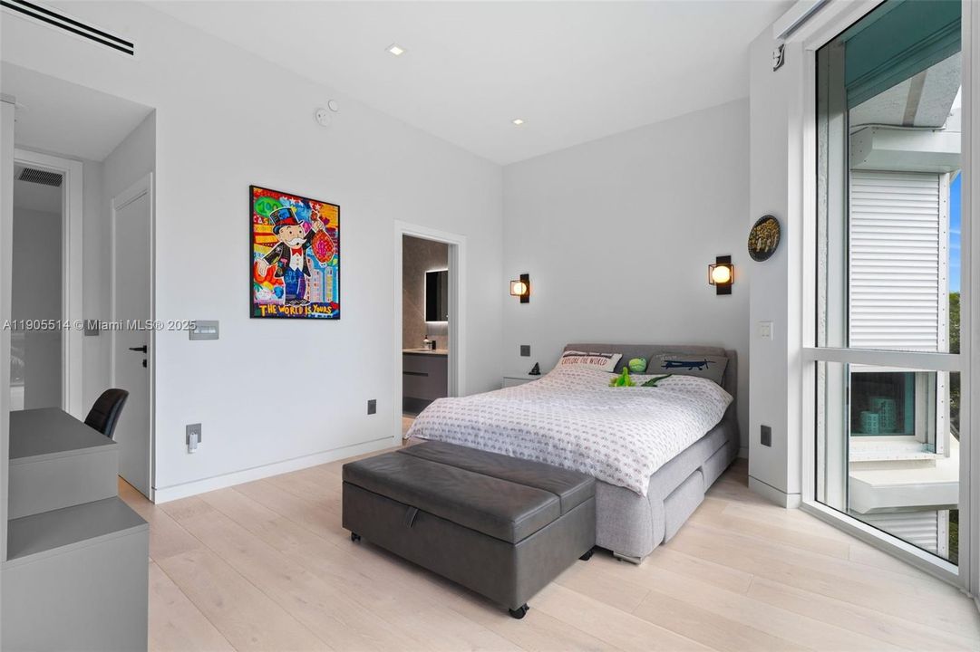 For Sale: $2,499,999 (3 beds, 4 baths, 3206 Square Feet)