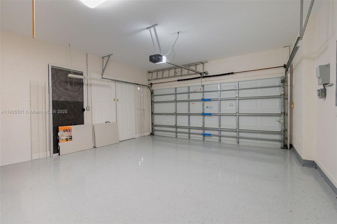 For Sale: $599,400 (3 beds, 2 baths, 1984 Square Feet)