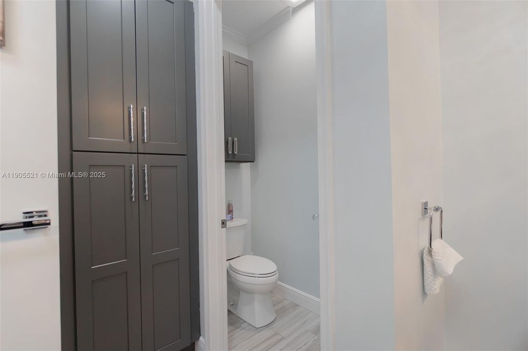 For Sale: $599,400 (3 beds, 2 baths, 1984 Square Feet)