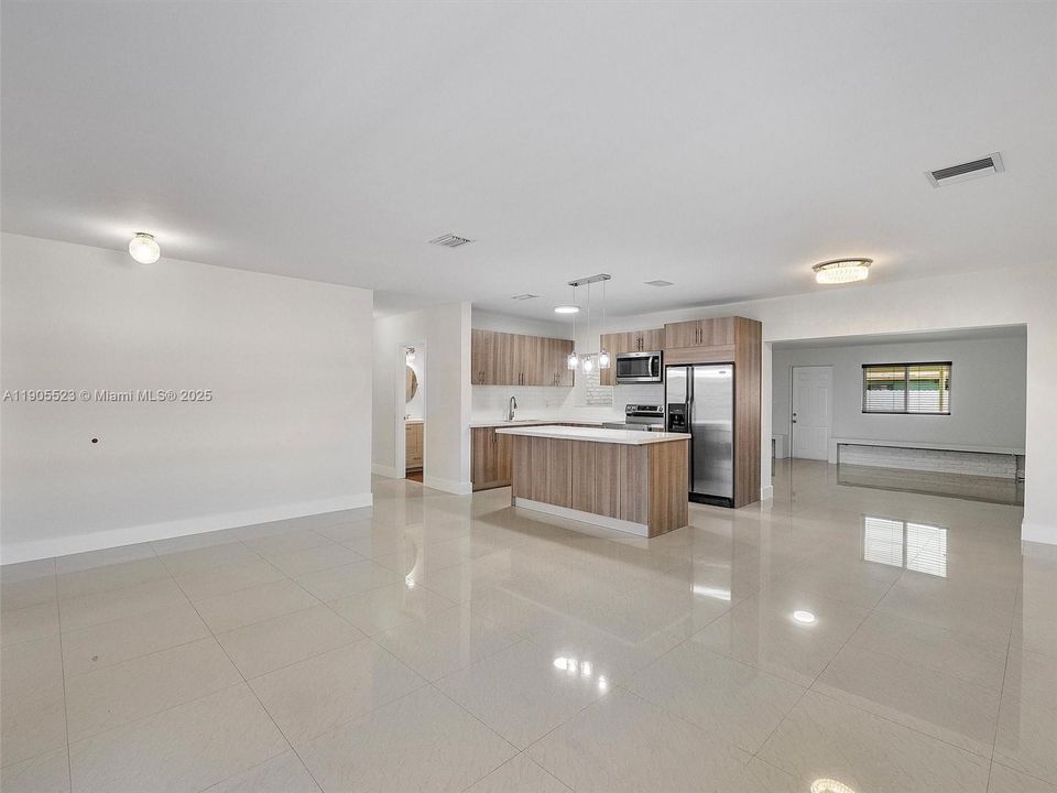 For Rent: $5,990 (3 beds, 2 baths, 1650 Square Feet)