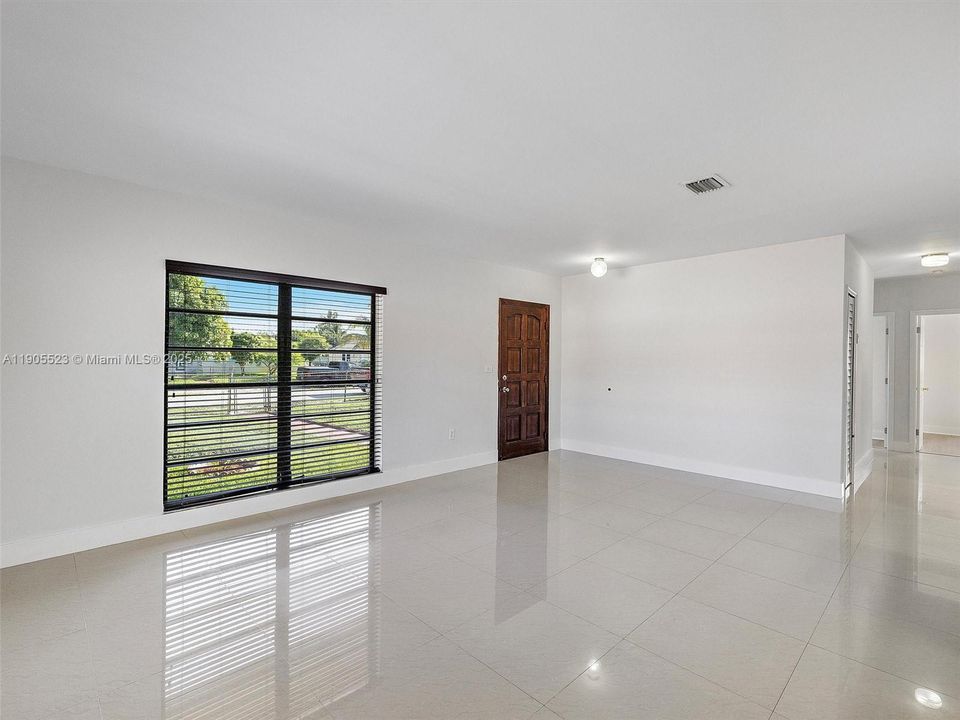 For Rent: $5,990 (3 beds, 2 baths, 1650 Square Feet)