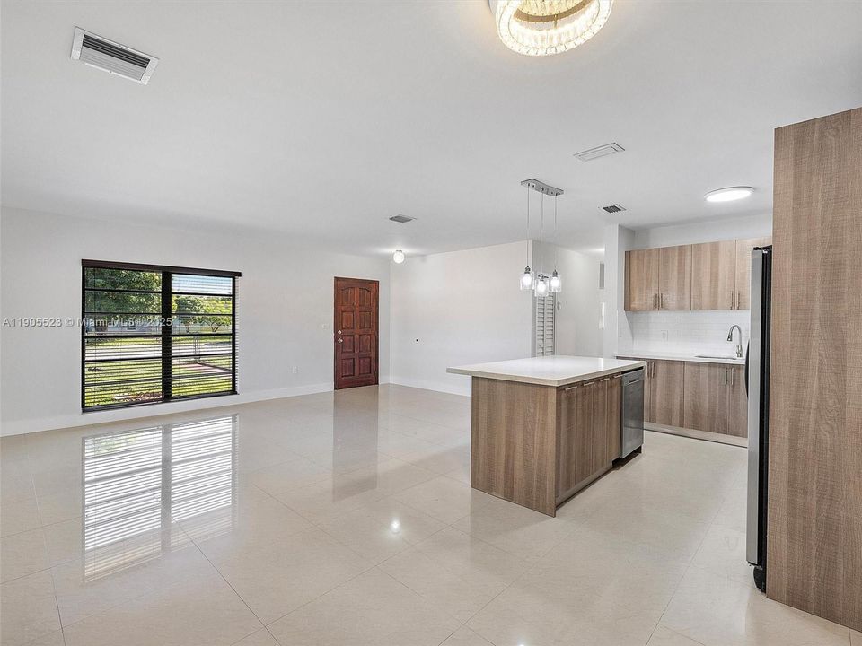 For Rent: $5,990 (3 beds, 2 baths, 1650 Square Feet)