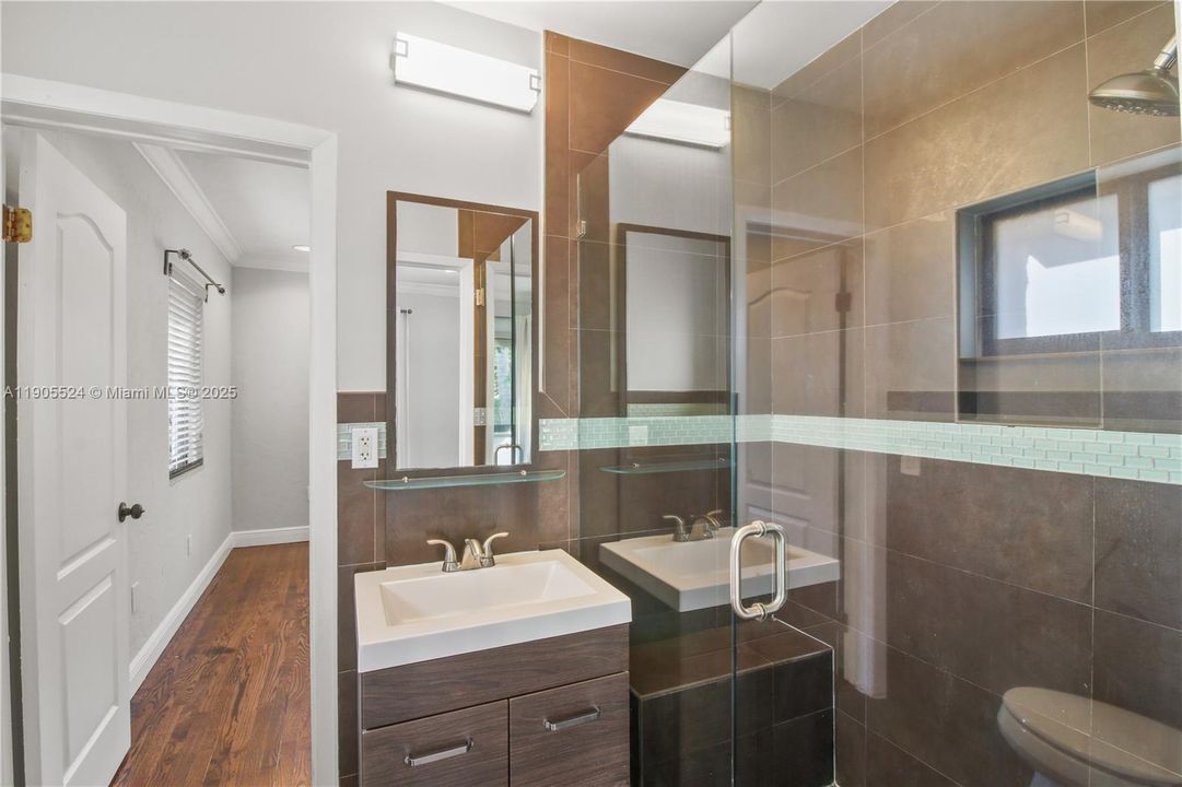 Active With Contract: $4,200 (3 beds, 2 baths, 1384 Square Feet)