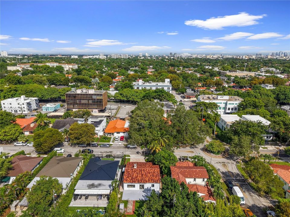 Active With Contract: $4,200 (3 beds, 2 baths, 1384 Square Feet)