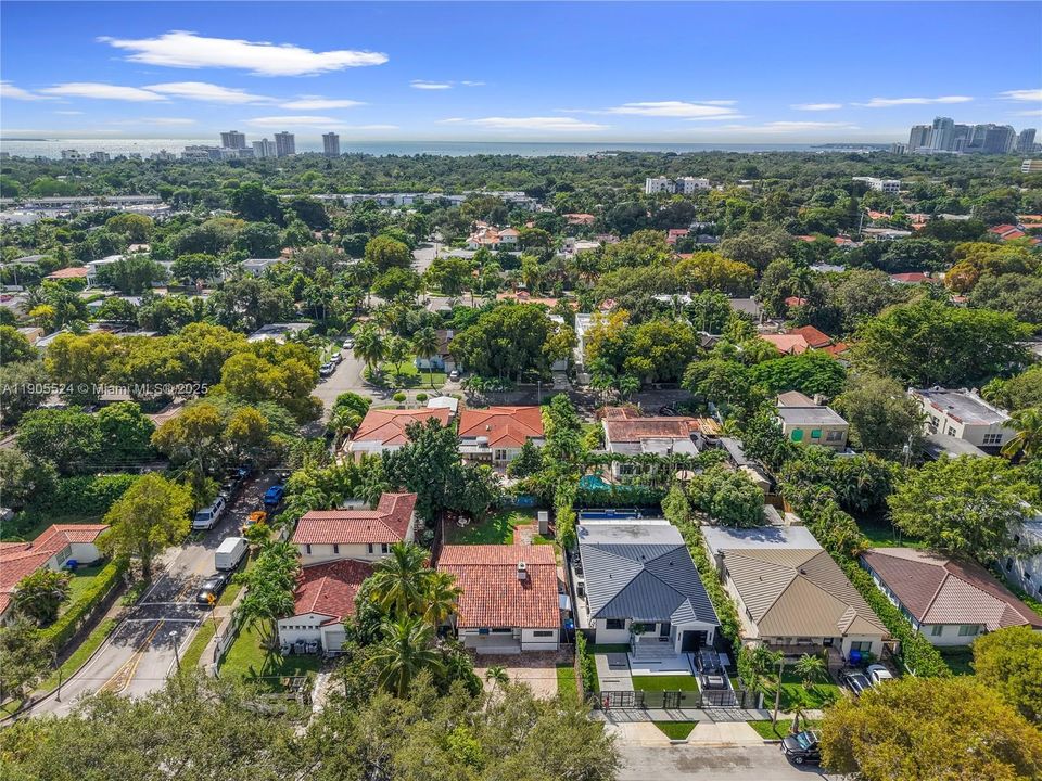 Active With Contract: $4,200 (3 beds, 2 baths, 1384 Square Feet)