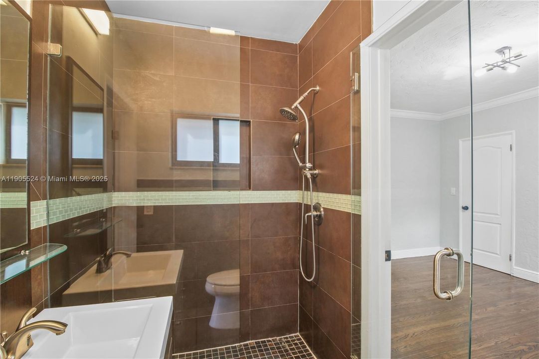 Active With Contract: $4,200 (3 beds, 2 baths, 1384 Square Feet)