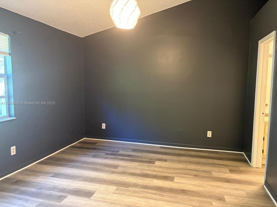 Recientemente alquilado: $2,600 (3 camas, 2 baños, 1400 Pies cuadrados)