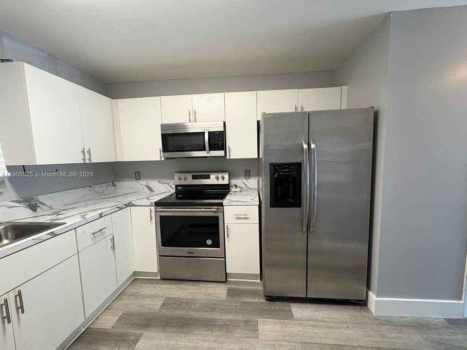 Recientemente alquilado: $2,600 (3 camas, 2 baños, 1400 Pies cuadrados)