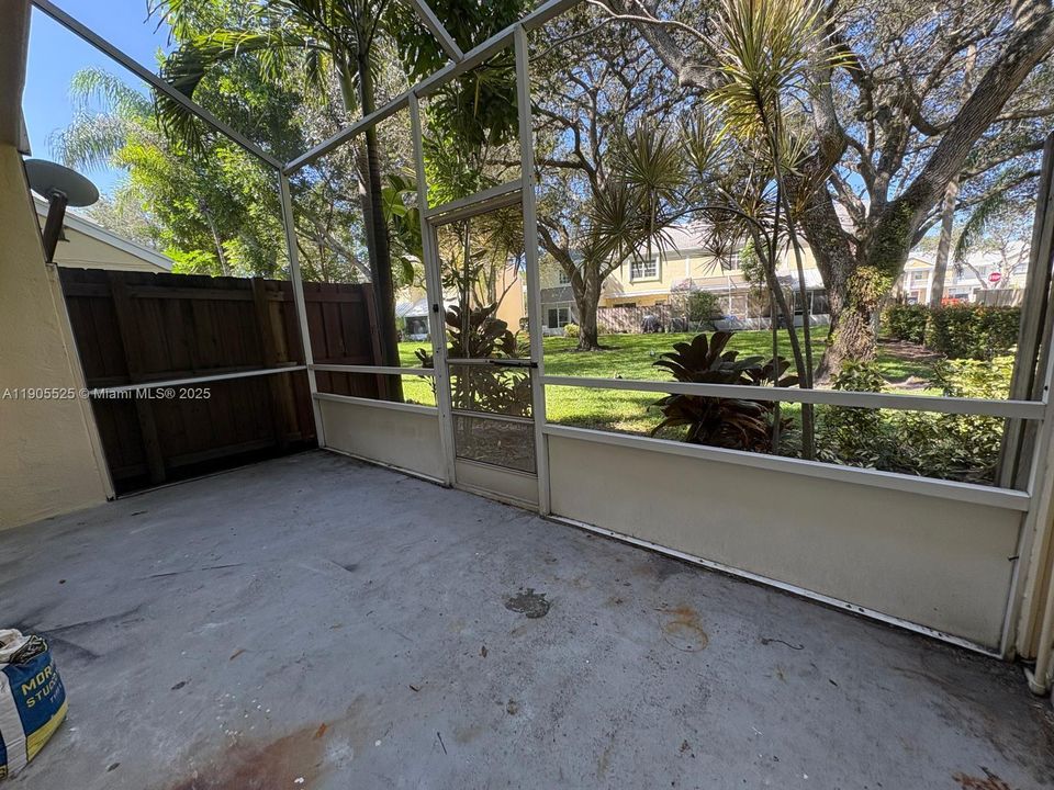 Recientemente alquilado: $2,600 (3 camas, 2 baños, 1400 Pies cuadrados)