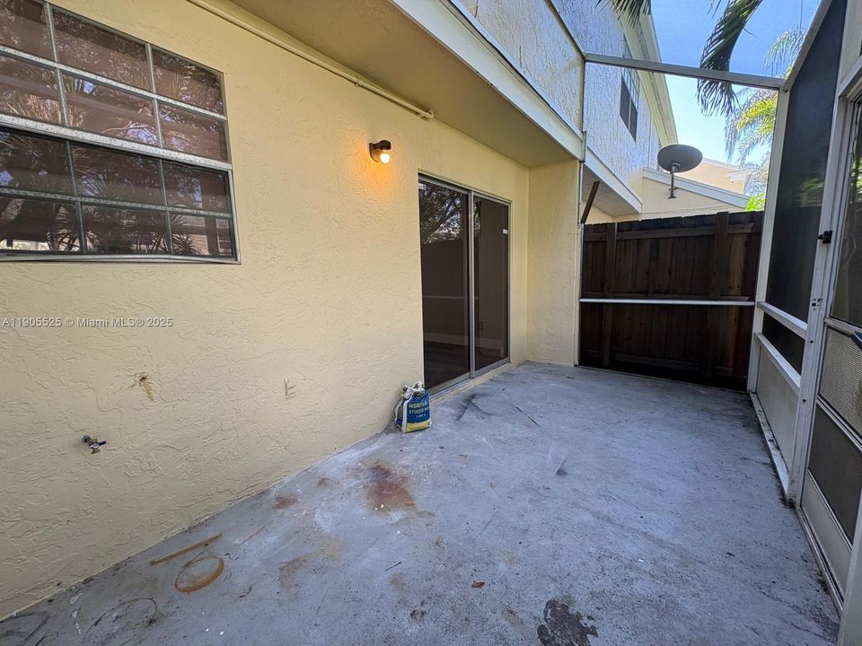 Recientemente alquilado: $2,600 (3 camas, 2 baños, 1400 Pies cuadrados)