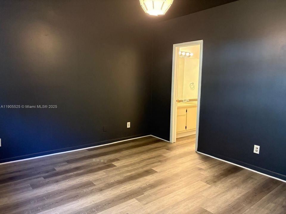 Recientemente alquilado: $2,600 (3 camas, 2 baños, 1400 Pies cuadrados)