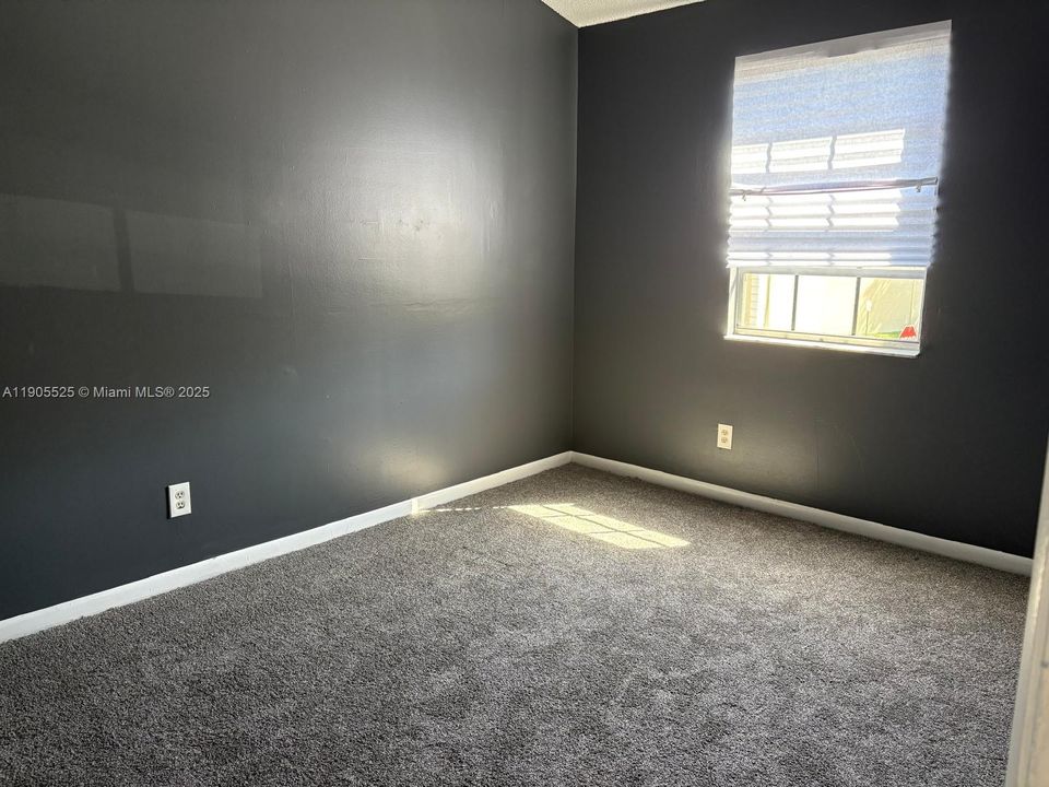 Recientemente alquilado: $2,600 (3 camas, 2 baños, 1400 Pies cuadrados)