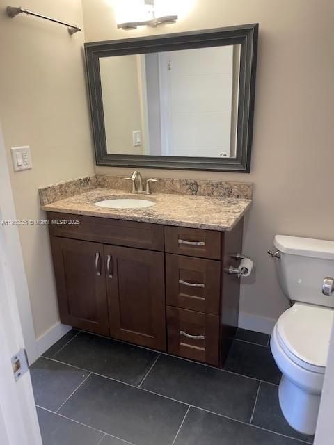 合同活跃: $1,900 (1 贝兹, 1 浴室, 710 平方英尺)