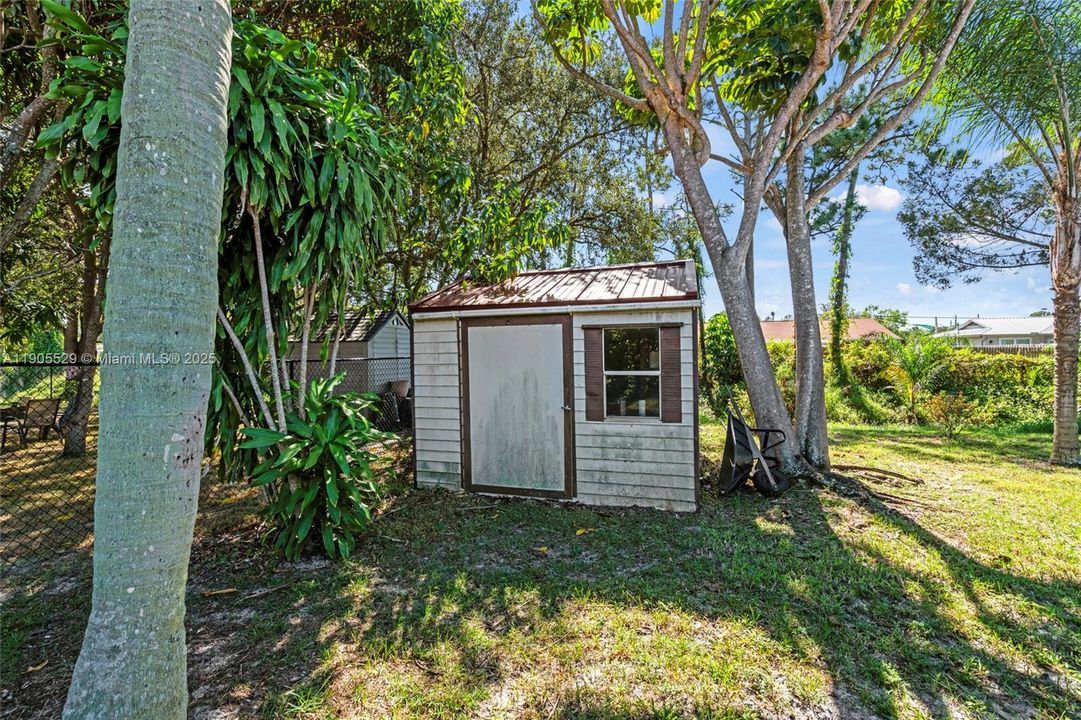 Activo con contrato: $320,000 (3 camas, 2 baños, 1596 Pies cuadrados)