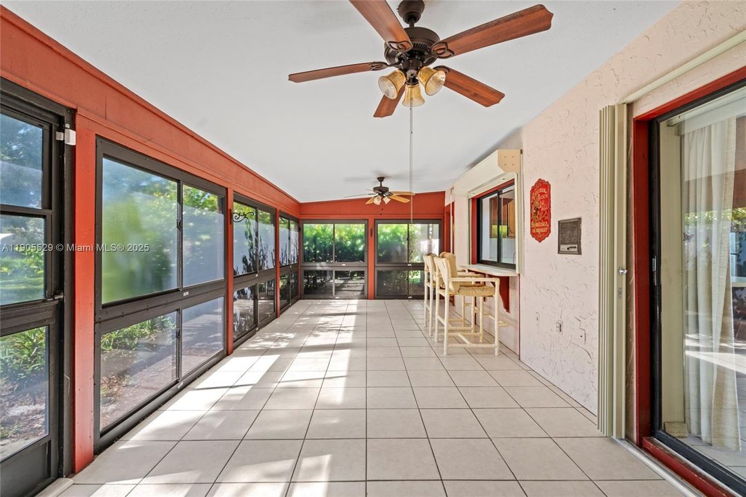 Activo con contrato: $320,000 (3 camas, 2 baños, 1596 Pies cuadrados)