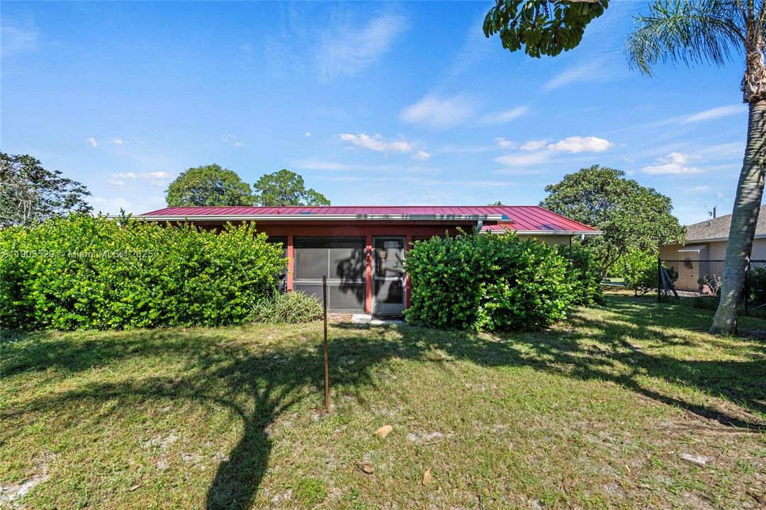 Activo con contrato: $320,000 (3 camas, 2 baños, 1596 Pies cuadrados)