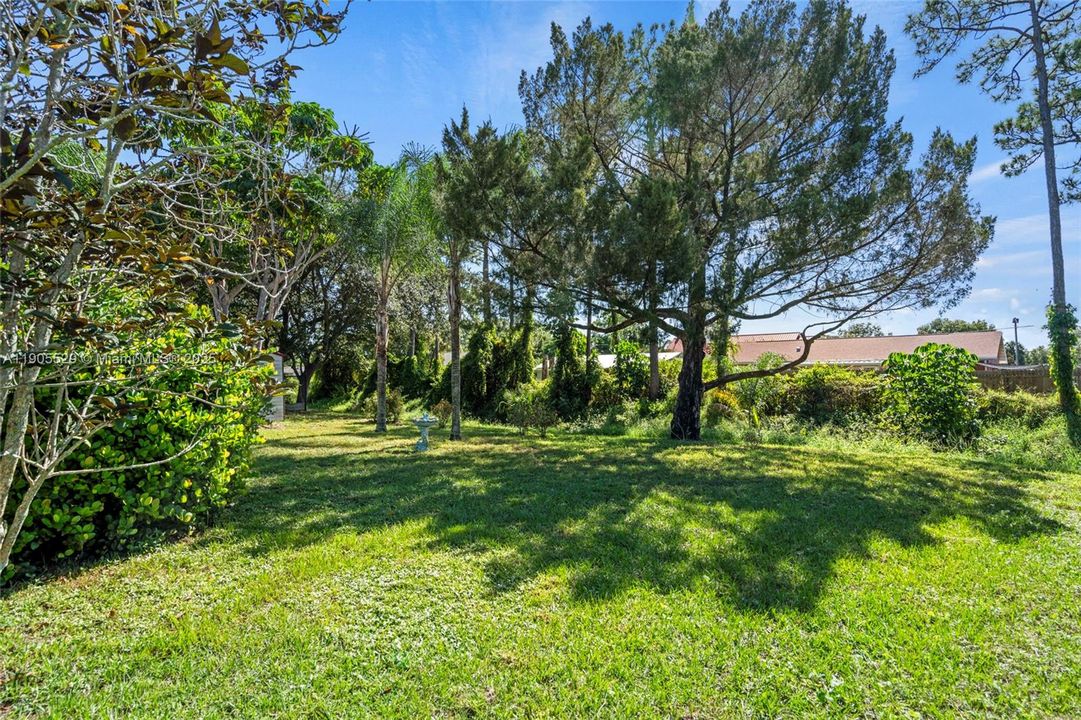 Activo con contrato: $320,000 (3 camas, 2 baños, 1596 Pies cuadrados)