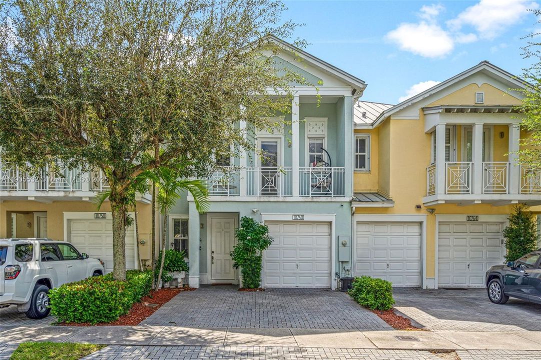 待售: $670,000 (3 贝兹, 3 浴室, 2008 平方英尺)