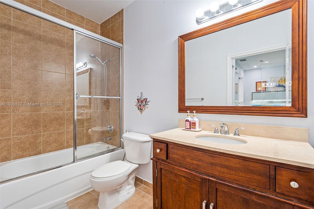 待售: $670,000 (3 贝兹, 3 浴室, 2008 平方英尺)