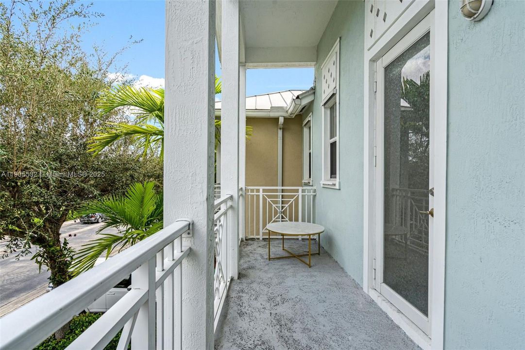 待售: $670,000 (3 贝兹, 3 浴室, 2008 平方英尺)