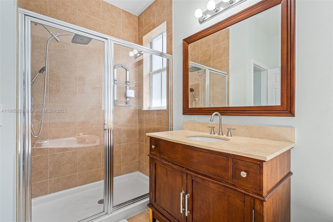 待售: $670,000 (3 贝兹, 3 浴室, 2008 平方英尺)